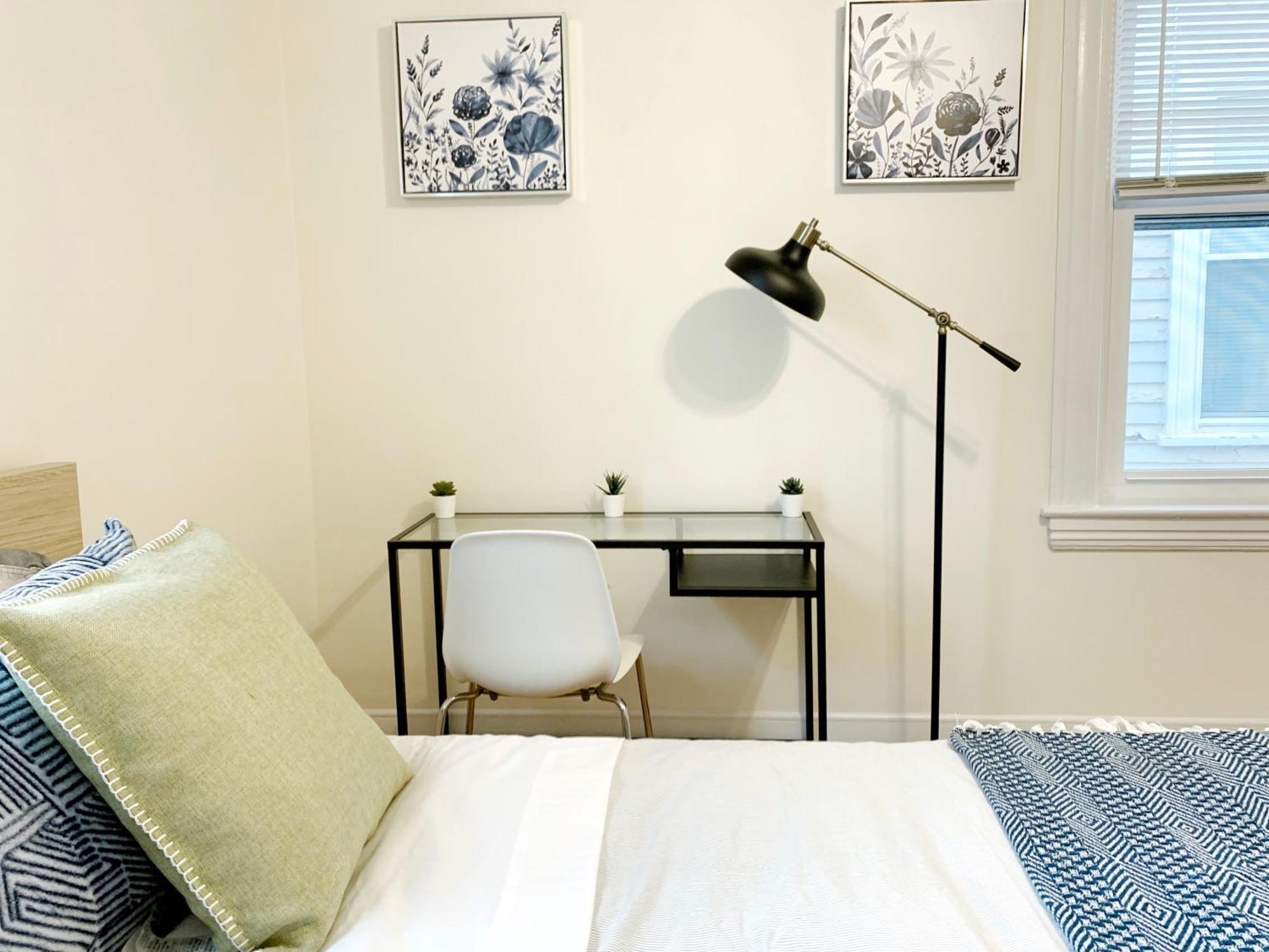 Best Location At Harvard University! 4 Bedroom Apartment! Two Units Available! Кембридж Экстерьер фото
